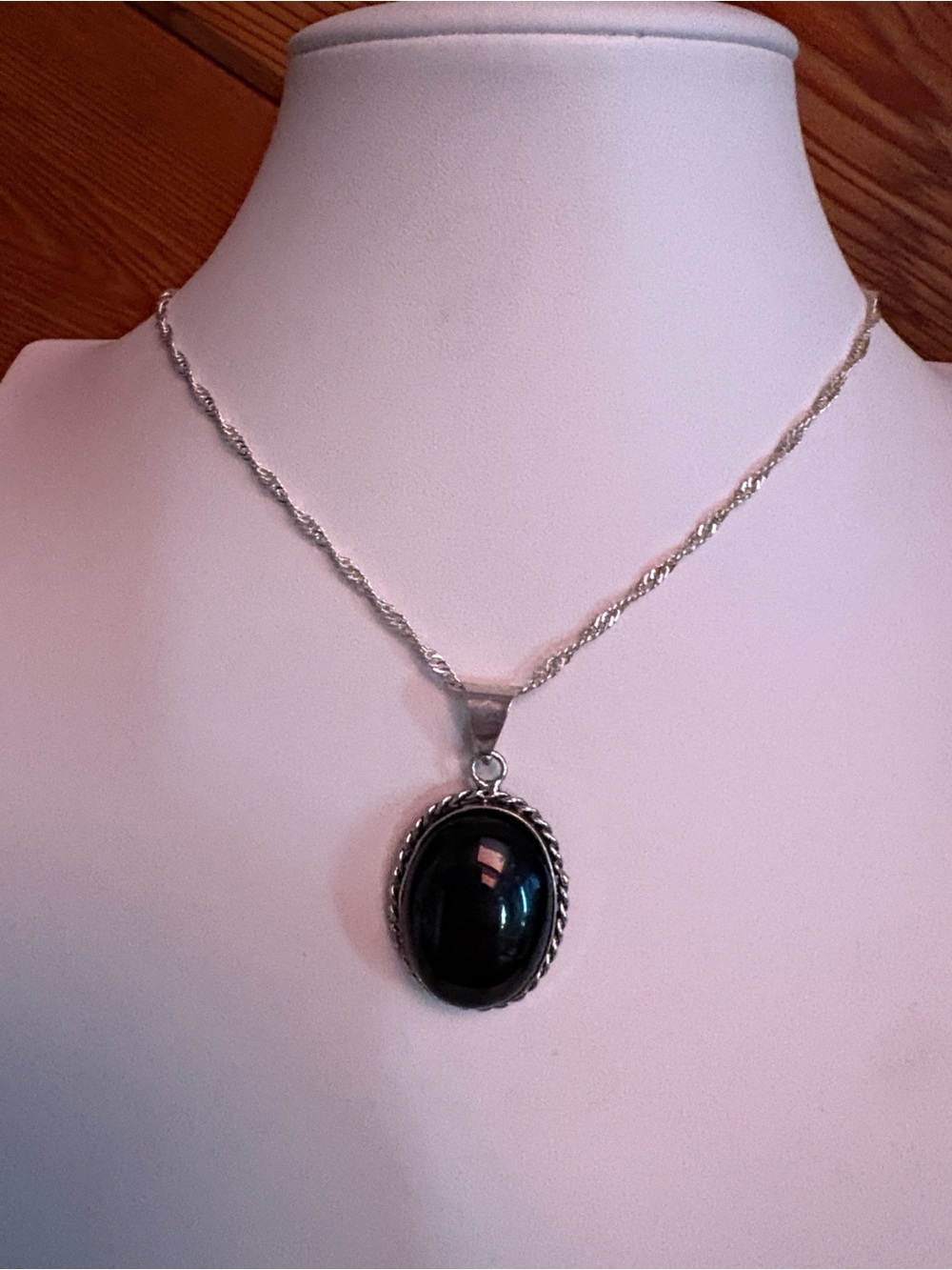 Elegant Black Onyx Oval Stone Pendant Necklace